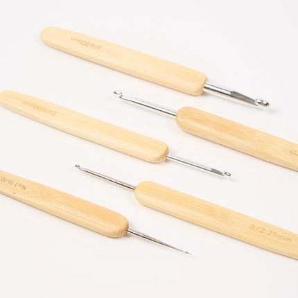 ChiaoGoo Crochet Hook - Metal Head and Bamboo Handle