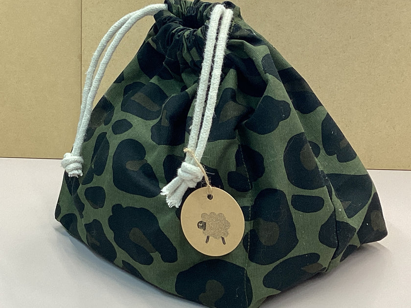 DRAWSTRING BAG. Small, Extra small.
