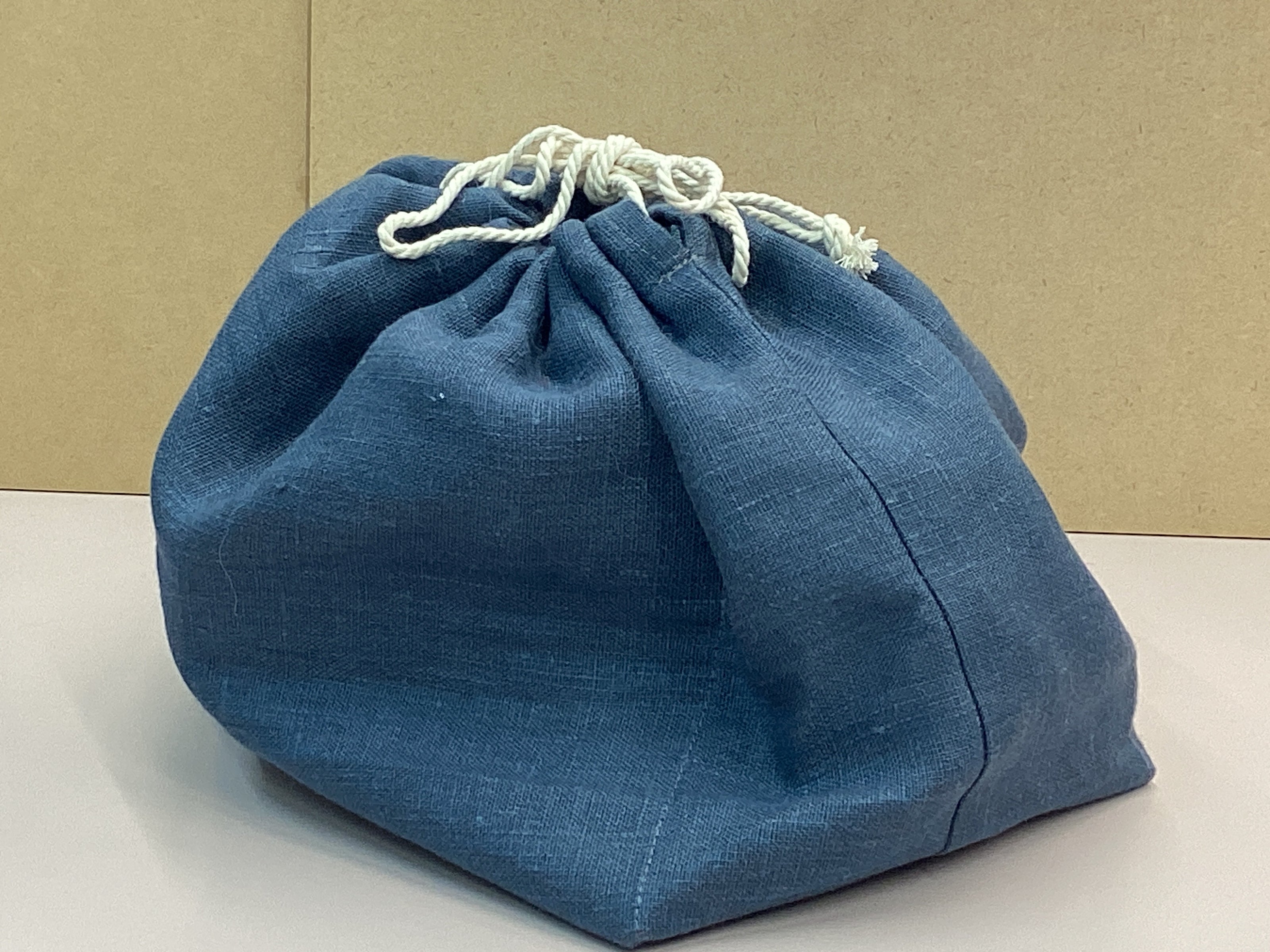 DRAWSTRING BAG. Small, Extra small.